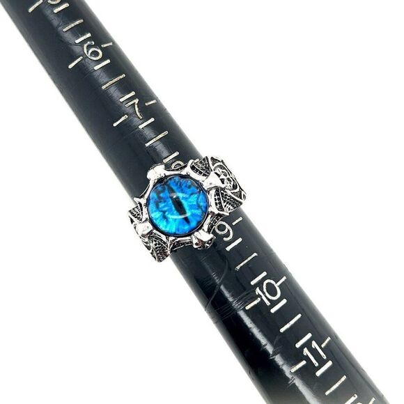 Blue Eye Skull Ring - Picture 6 of 6